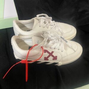 Off white Sneakers